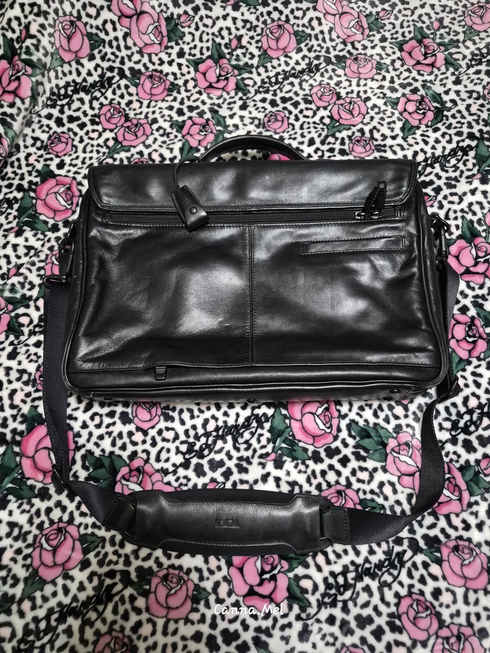 TUMI Black Leather Laptop Briefcase - Professional Messenger Bag